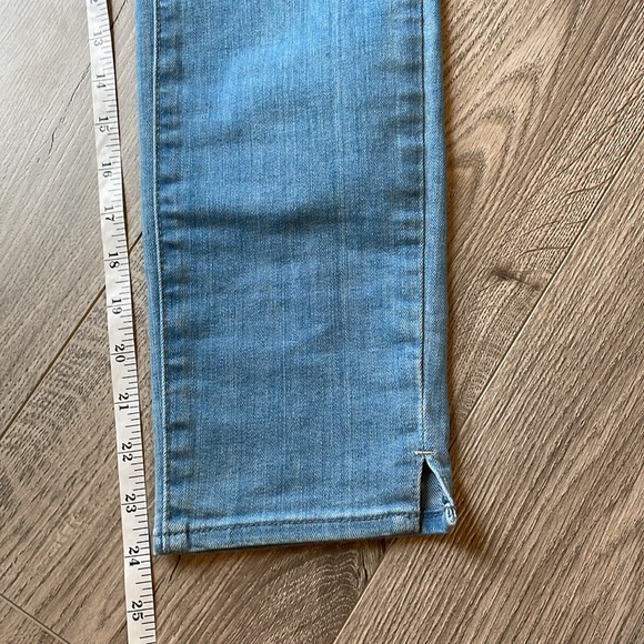 NYDJ light blue fit and tuck ankle pull on with pockets . - Picture 6 of 7